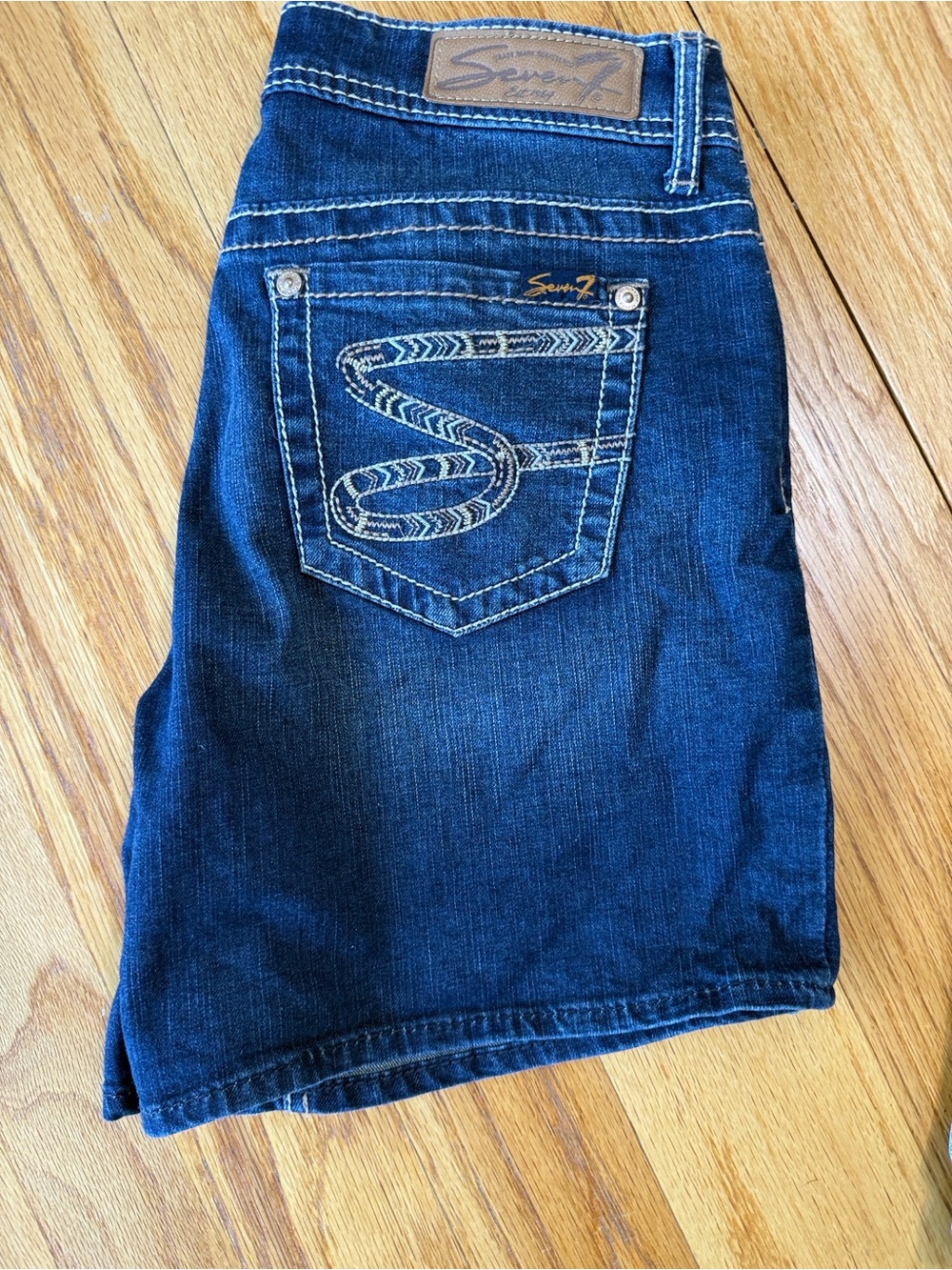 Seven7 women’s Jean shorts - Picture 4 of 6